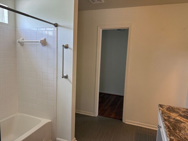 Building Photo - Lexington - Commercial Property