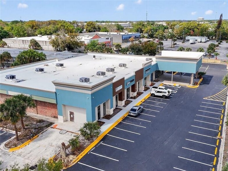 Building Photo - 7900 S Orange Blossom Trl