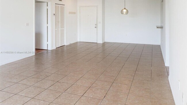 Building Photo - 2731 Ocean Club Blvd