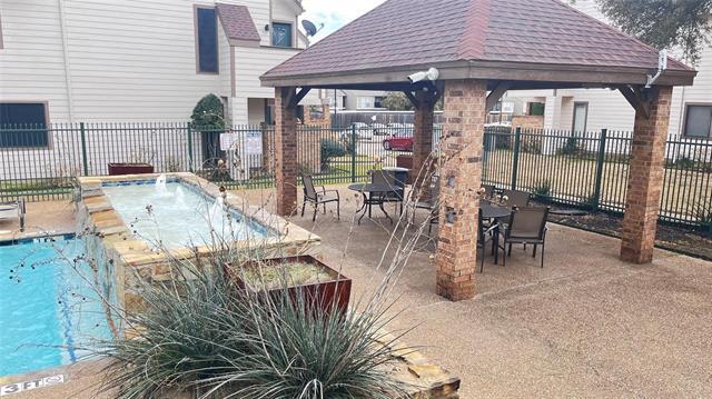 Building Photo - 2307 Balsam Dr