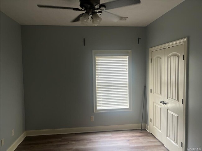 Building Photo - 730 Kingsley Dr