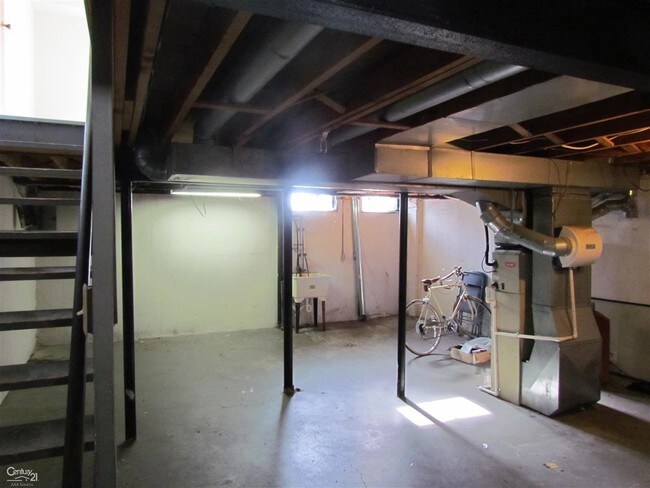 Building Photo - 37450 Charter Oaks Blvd