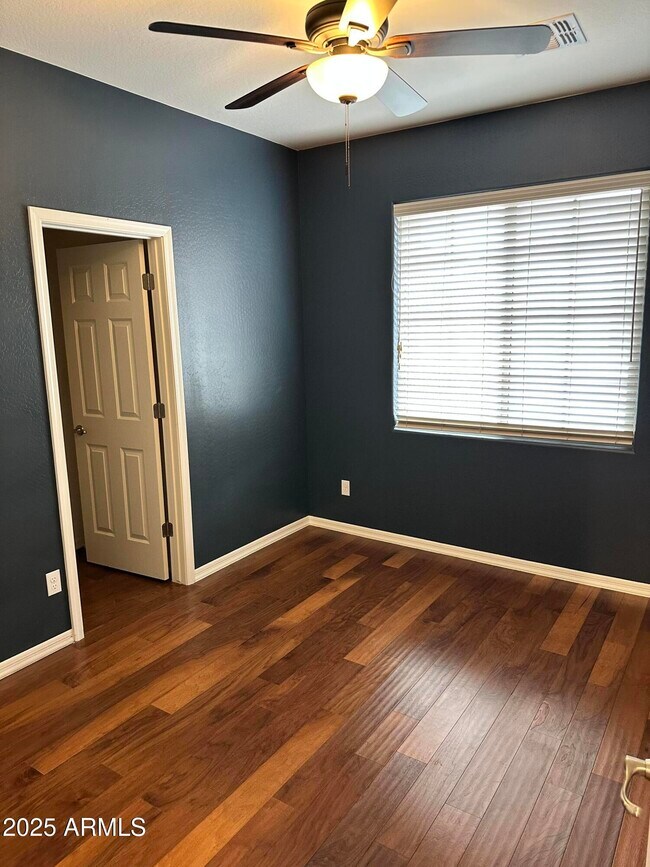 Building Photo - 9213 W Meadow Dr