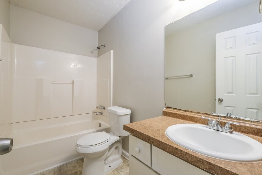 Building Photo - 318 Freeport Dr