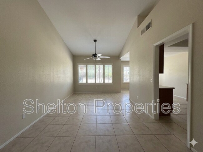 Building Photo - 9418 W Tonto Ln
