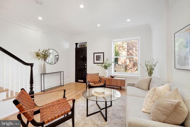 Building Photo - 1421 27th St NW