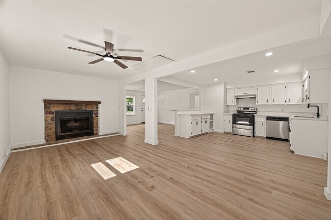 Building Photo - 2545 Jackson