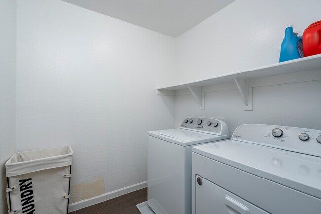 Building Photo - 1642 N Cameron St
