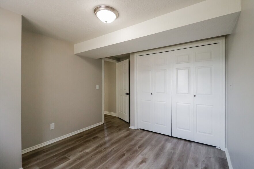 Building Photo - 1179 E 2350 N
