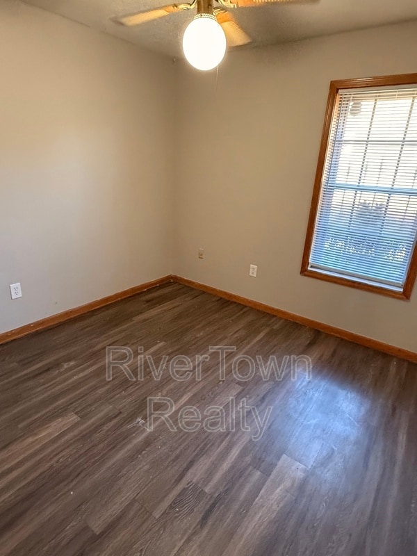 Building Photo - 1151 Canary Ln