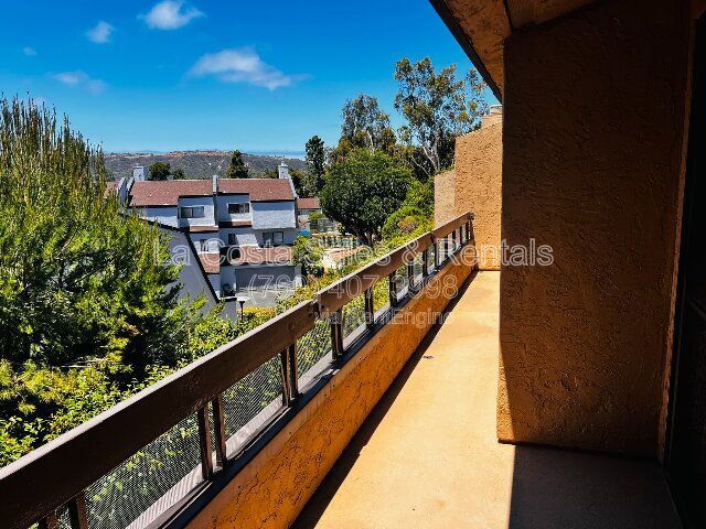 Building Photo - 2204 Plaza De Las Flores Plz