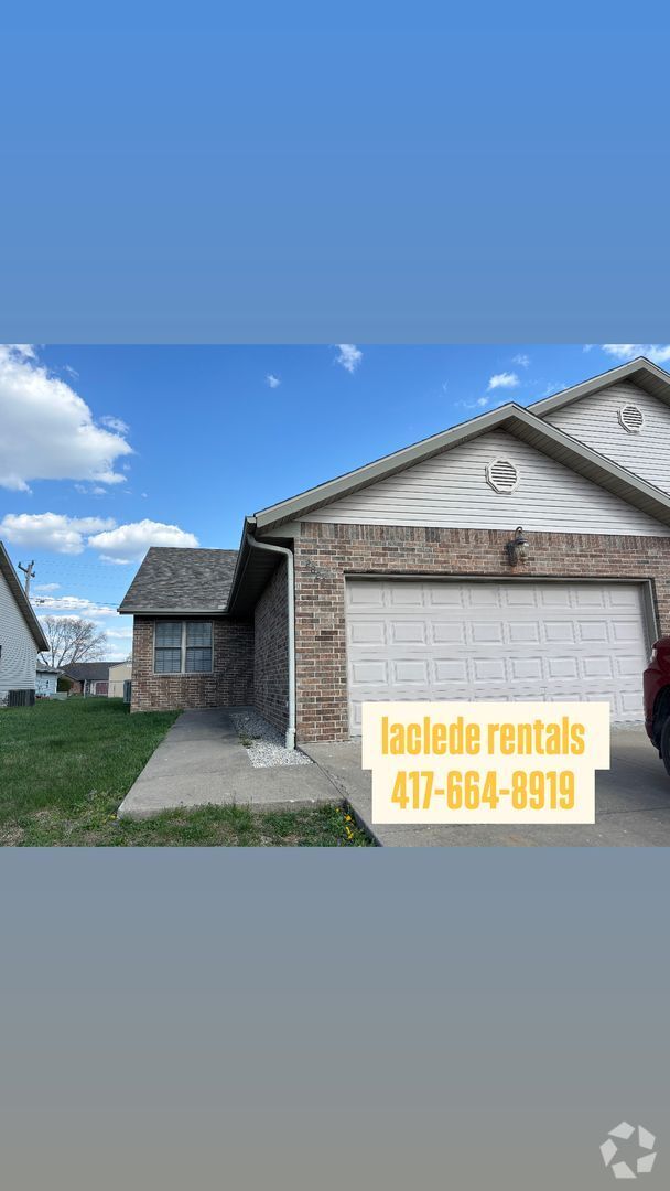 Building Photo - 2 BEDROOM 2 BATHROOM DUPLEX FOR RENT