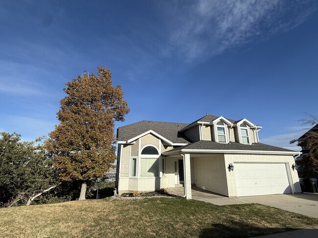 Building Photo - 3408 S Huntington Dr
