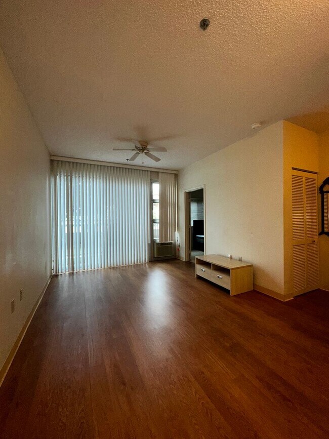 Building Photo - Plantation Town Apartments - Paiwa Tower 1...