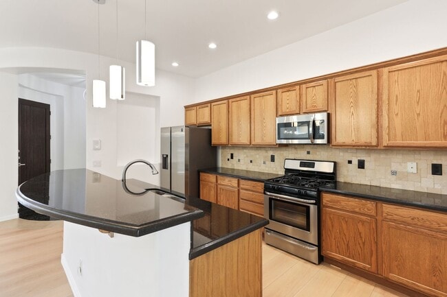 Building Photo - Anthem Country Club Beauty Single Story with Casita