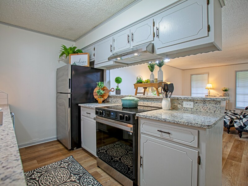 Building Photo - 2202 Aberdeen Dr
