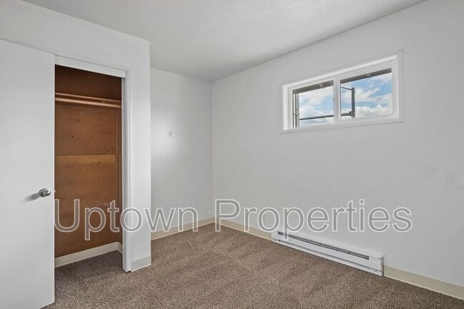 Building Photo - 130 N 4th Ave