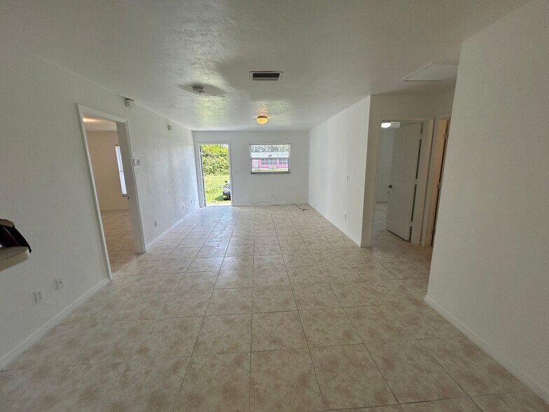 Building Photo - 2649-2651 Market St