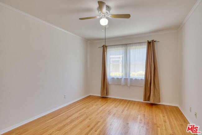 Building Photo - 9011 Krueger St