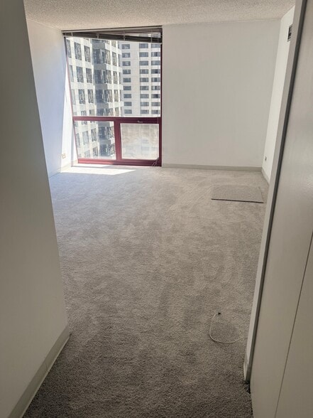 Building Photo - 200 N Dearborn St