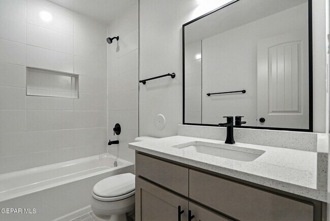 Building Photo - 941 Sandhurst Pl