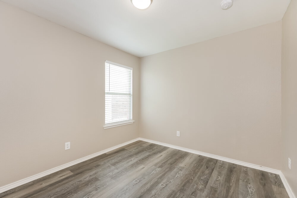 Building Photo - 2105 Charmion Ln