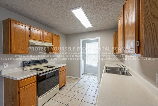 Building Photo - 3085 W Woodridge Dr
