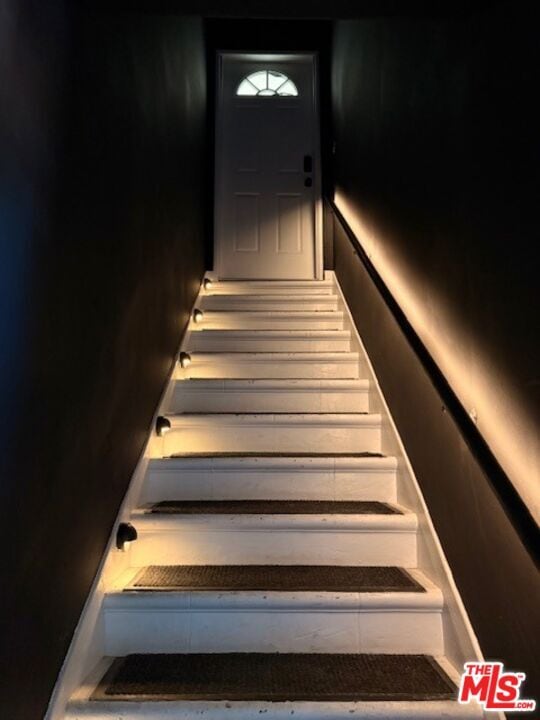 Building Photo - 4275 McClung Dr