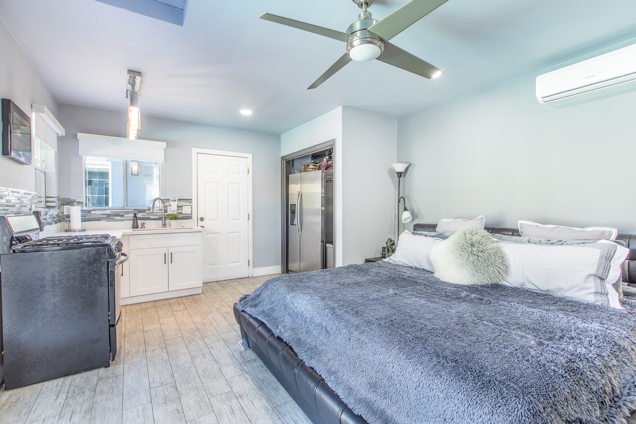 Guest House - 1207 Greenacre Ave