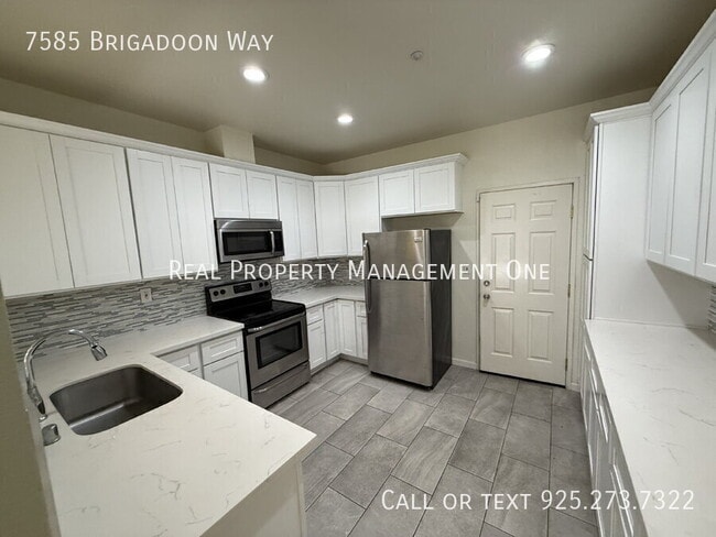 Building Photo - 7585 Brigadoon Way