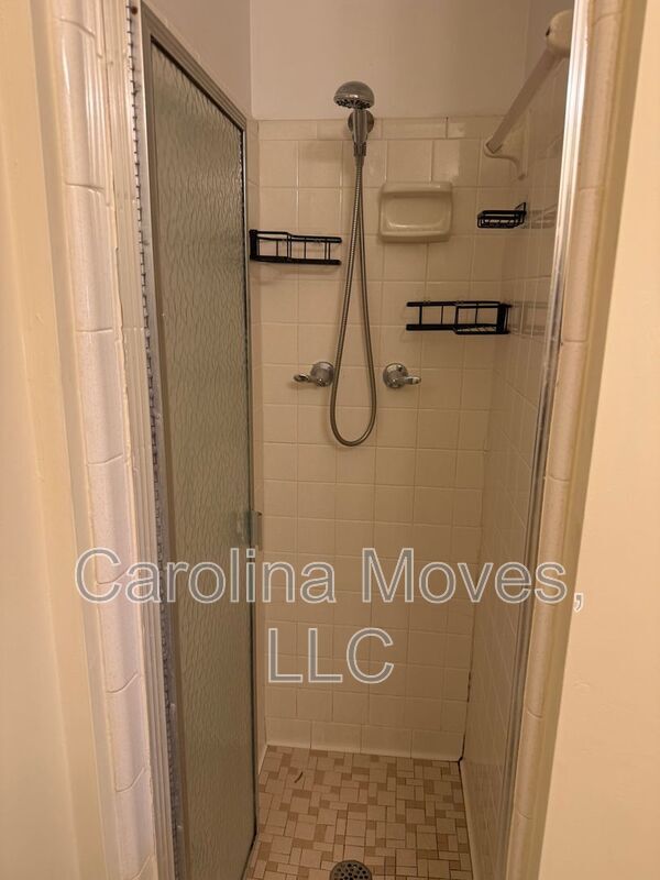 Building Photo - 107 Bismark Dr