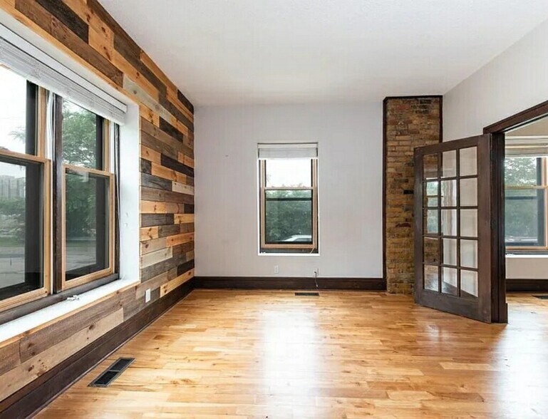 Building Photo - 1801 10th Ave S