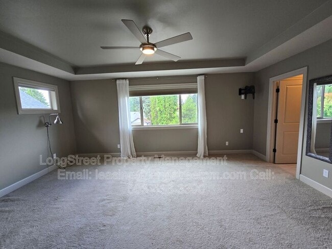 Building Photo - 3338 SE Summerfield Dr