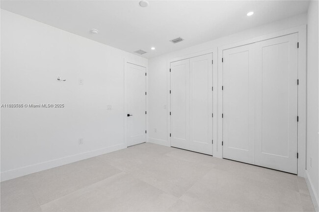 Building Photo - 8946 NW 176th Ln