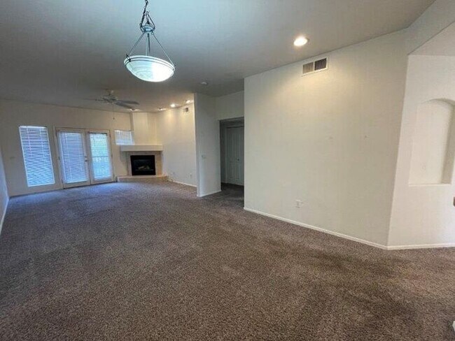 Building Photo - 7021 E Earll Dr