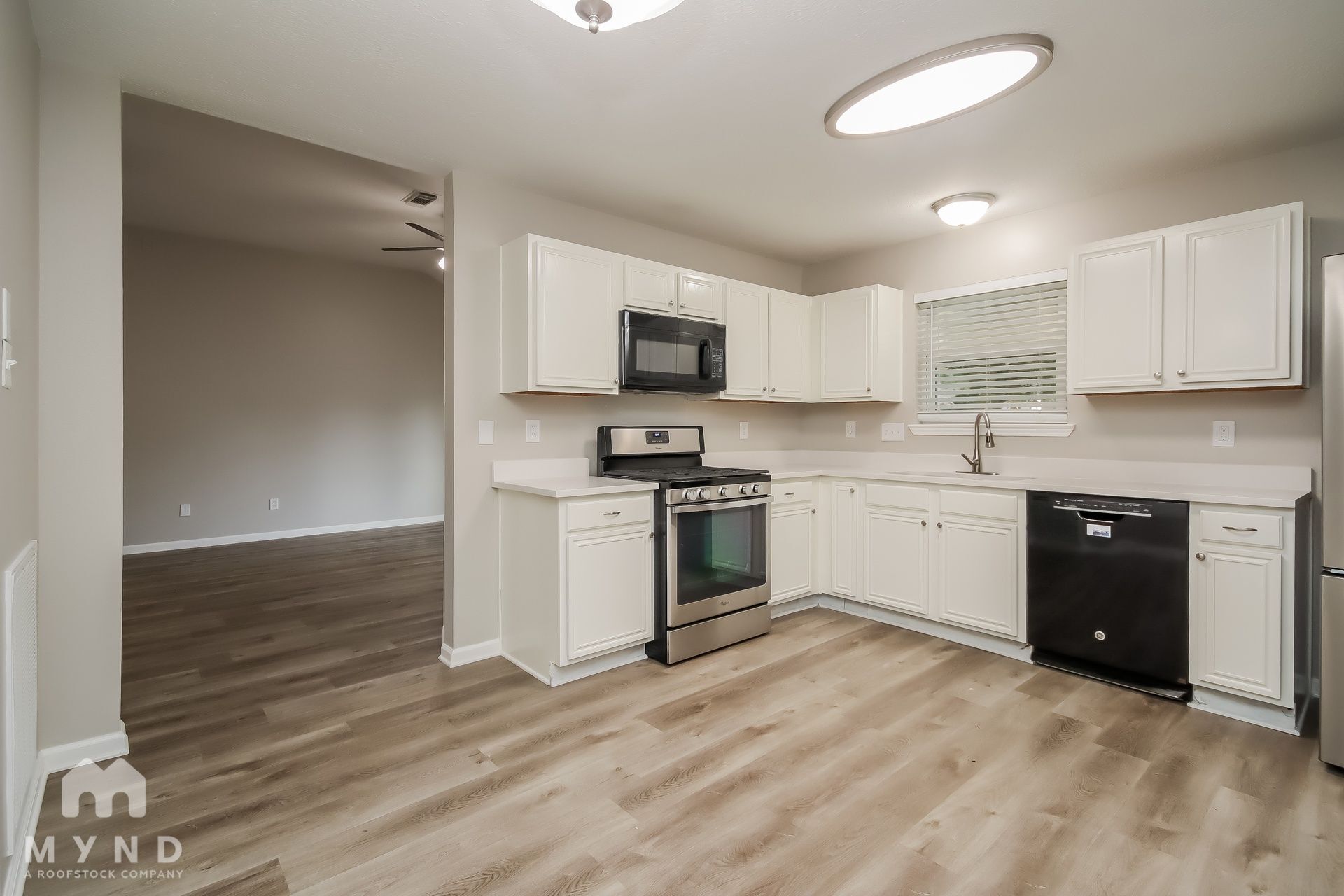 Building Photo - 19806 Azalea Valley Dr