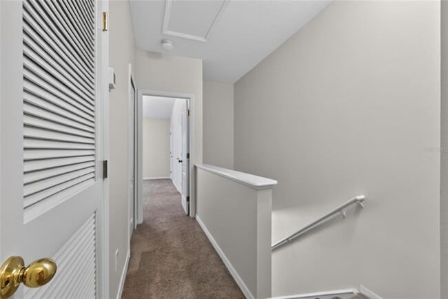 Building Photo - 15768 Fishhawk Falls Dr