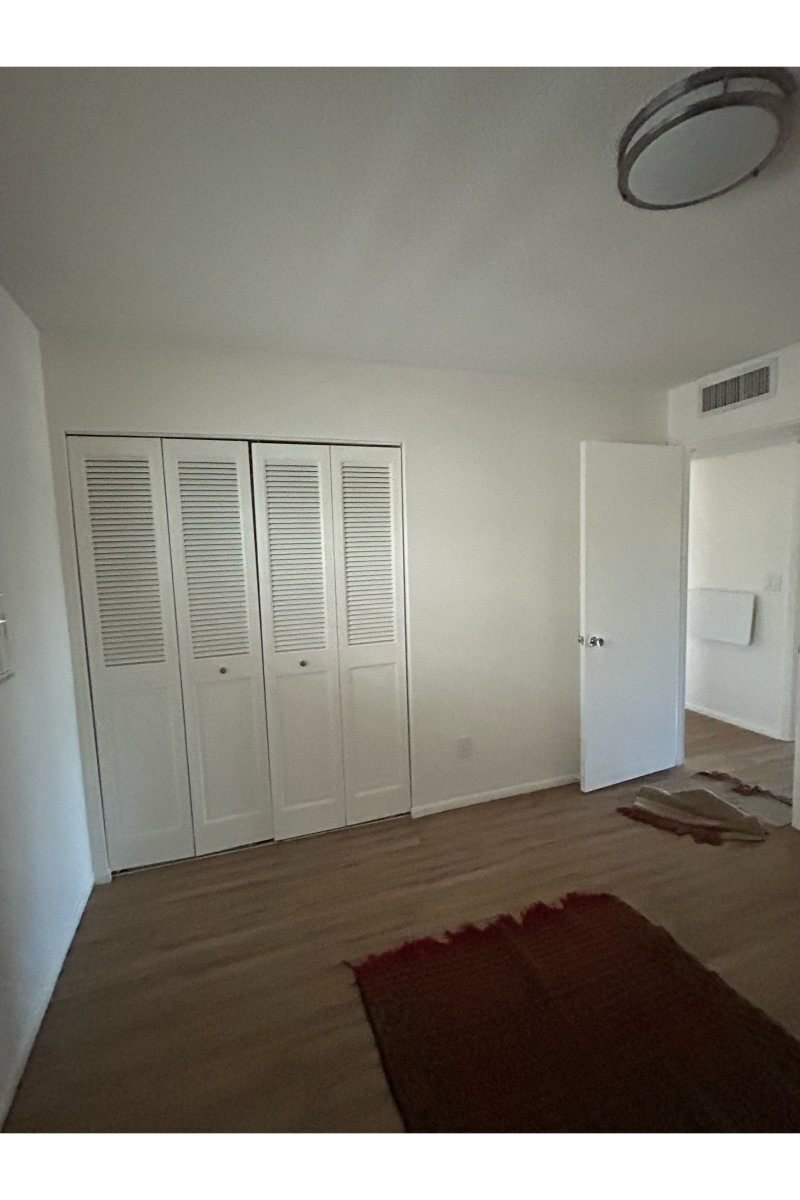 Building Photo - 1540 Glen Oaks Dr E