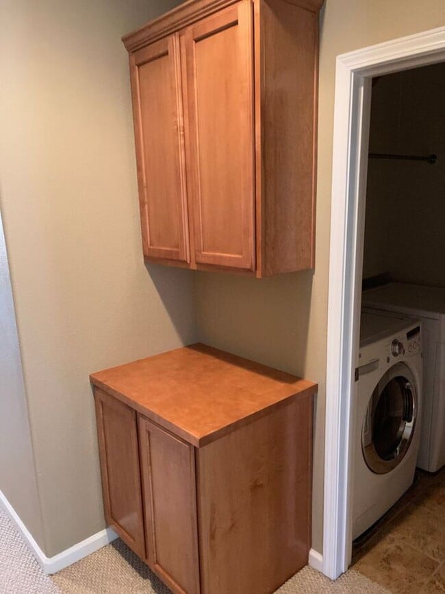 Building Photo - Mountain House 2 Bedroom 2 Bath Townhome