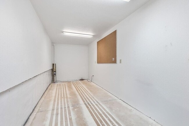 Building Photo - 358 Alpine Dr