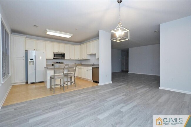 Building Photo - 636 St Andrews Pl
