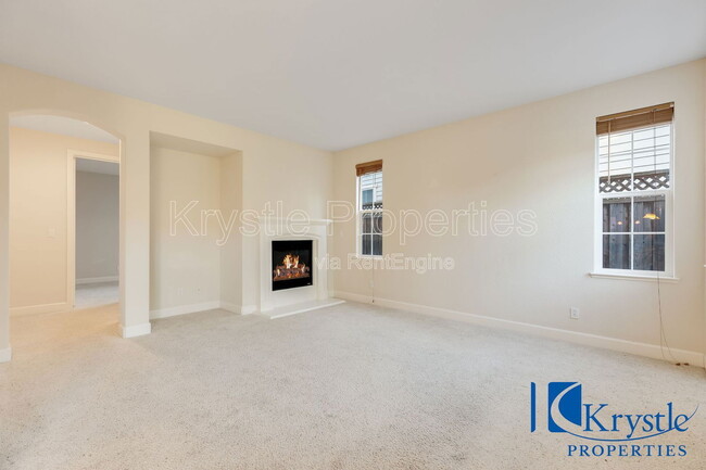 Building Photo - 6335 Newhaven Ln