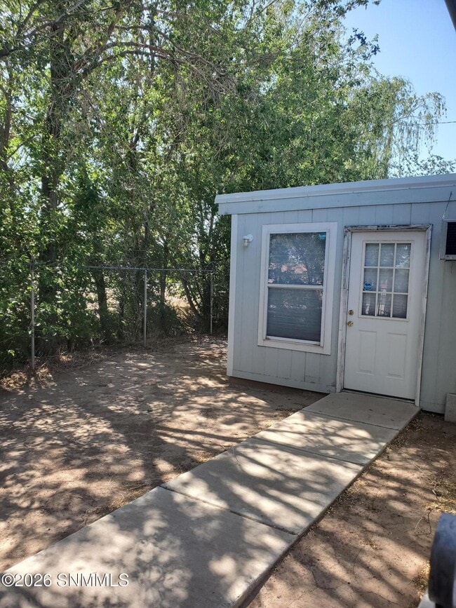 Building Photo - 855 W Picacho Ave