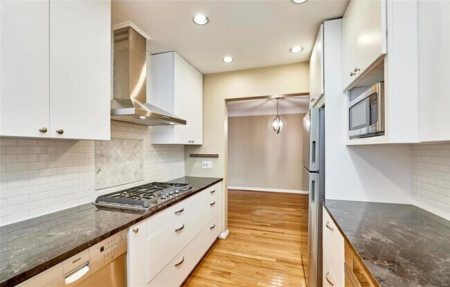 Building Photo - 1120 Terrace Dr