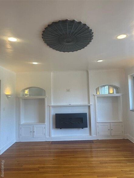 Building Photo - 3135 W McNichols Rd