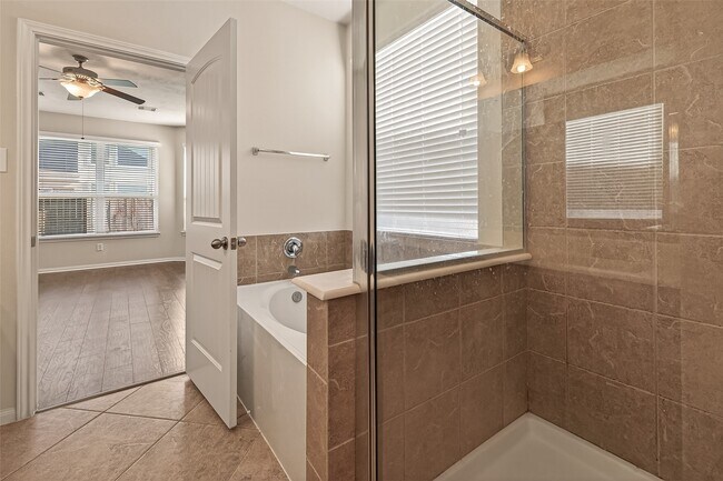 Building Photo - 24914 Diamond Ranch Dr