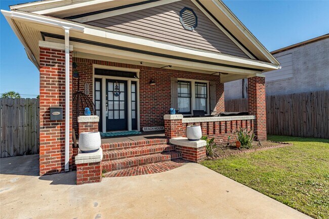 Building Photo - 4508 Avenue O 1/2