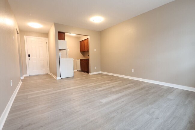 Building Photo - 3021 Pestalozzi St