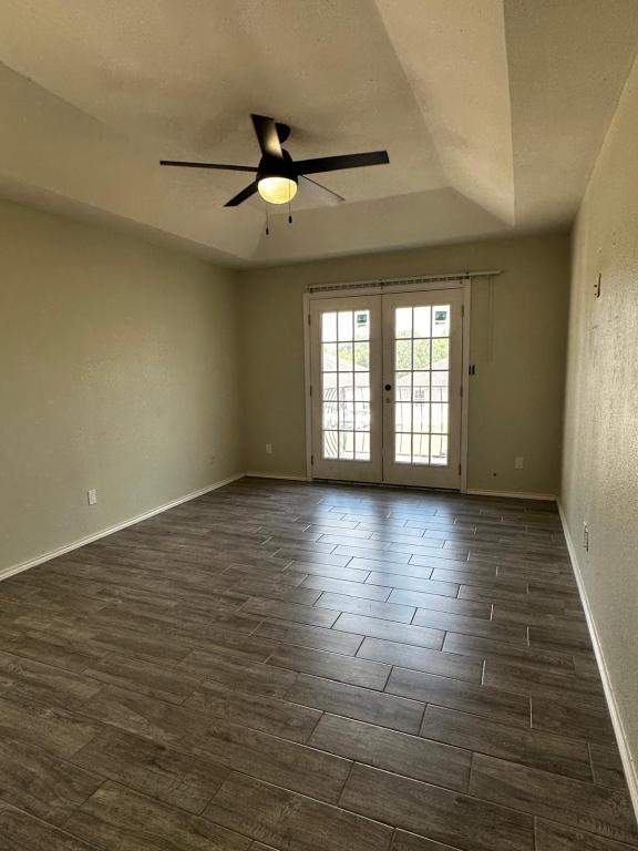Building Photo - 1802 Oasis Dr