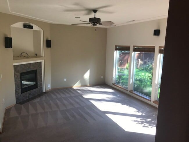 Building Photo - COMING SOON JUNE !! Two Story Home By Old Sundance Golf Course